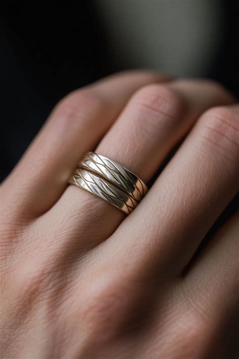 13 Stunning Vintage Wedding Ring Ideas From The 1920s