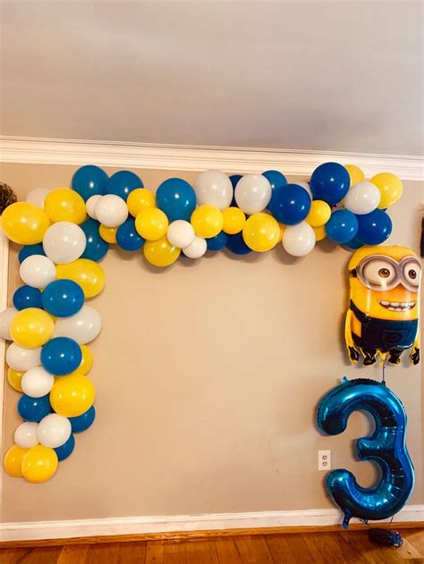 Minion Balloon Arch | Minion birthday party, Minions birthday party ...