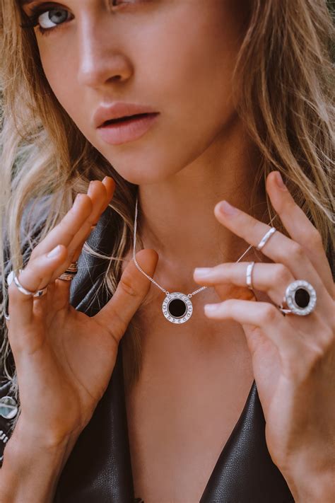 Колье «Лунный цикл» с белым перламутром и черной эмалью - Motto Jewellery