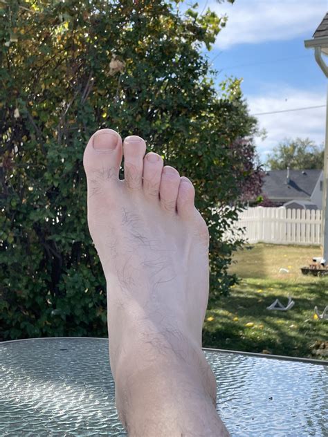 5 years running and walking barefoot but still no real toe spread! : r