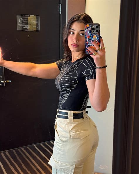 Sara Safari : r/SaraSaffariHot