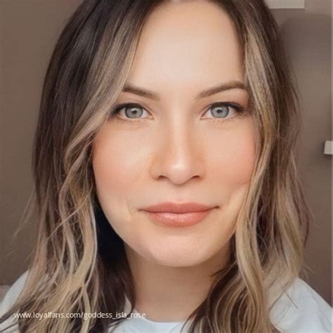 GoddessIslaRose’s Official Social Fan Page | LoyalFans