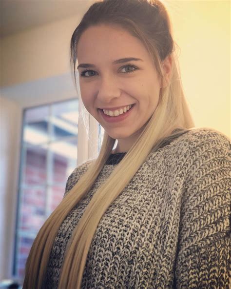 Samantha Flair (Саманта Флер): биография актрисы и модели