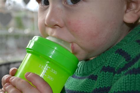TwistShake bottle review and giveaway - Rock and Roll Pussycat