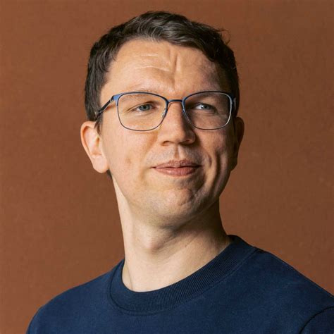 Portraits of Ann Dunham: A Glimpse into the Life of Obama’s Mother 9