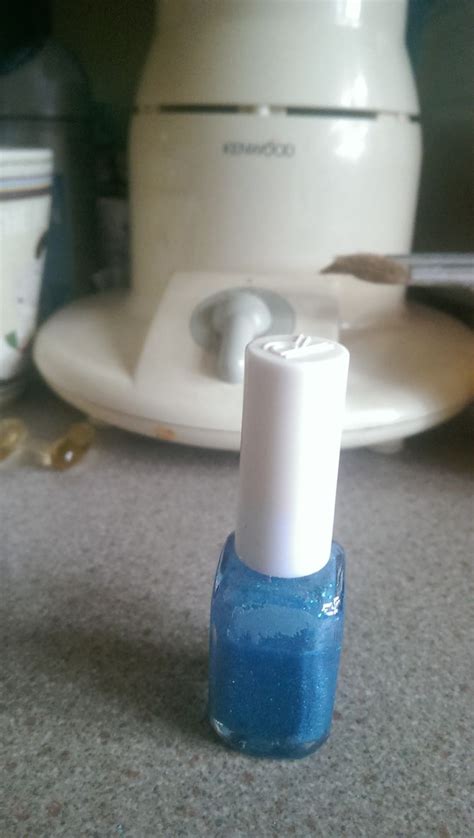 3 Ways to Make Your Own Nail Polish Color - wikiHow