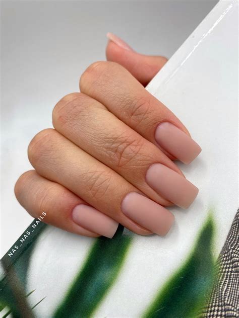 Absolute naturalness 👌🏻 в 2024 г | Бежевые ногти, Дизайнерские ногти ...