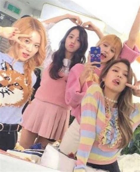BLACKPINK OLD PICS on Twitter | Blackpink fashion, Blackpink, Black ...