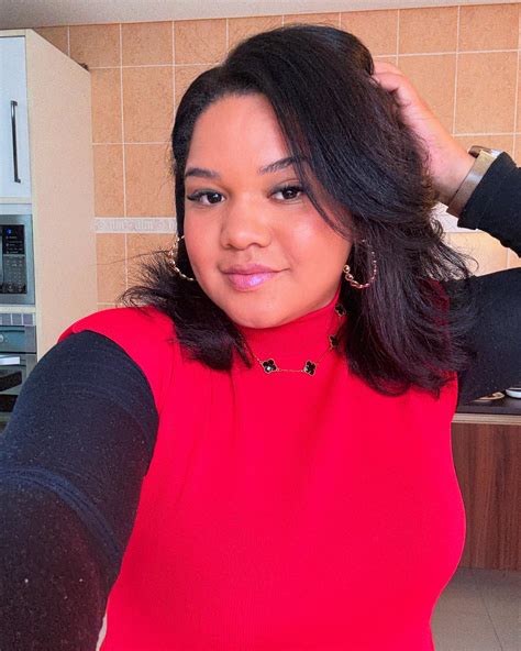 Camila Costa (@familiacostayt) • Instagram photos and videos