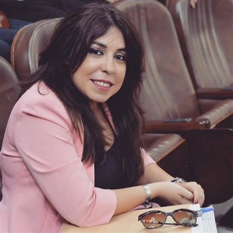lara saade | Women In Front