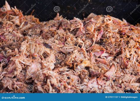 Qual A Puxada Do Porco - Carne de porco puxada imagem de stock. Imagem de delicioso - 27011137