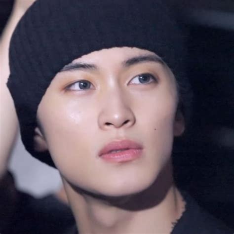 mari ̈ on X: "mark’s face card truly is unmatched omg https://t.co ...