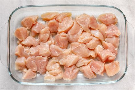 How To Cut Chicken Breast Into Small Pieces - Recipes.net