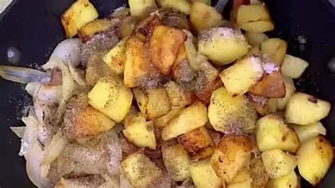 Картошка с мясом по-домашнему 😋 📋 Ингредиенты:... | Интересный контент ...