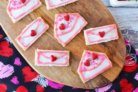 60+ Irresistible and Easy Valentine's Day Food Ideas For a Party ...