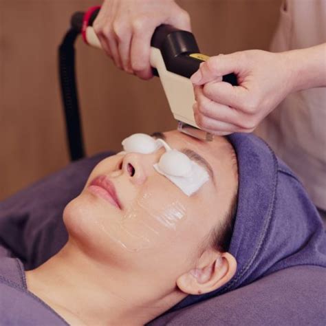 Milk Peel & I2PL - SkinLab