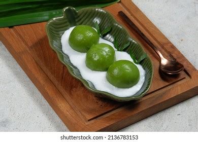 badak berendam royalty  images stock  pictures