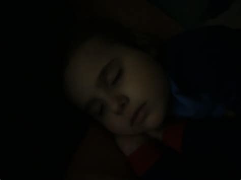 Mothers discuss their daughter sleeping struggles in viral posts 1