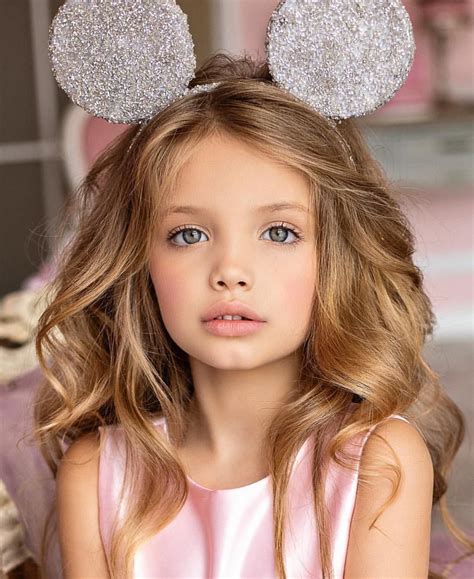 Mini Models Faces – Telegraph