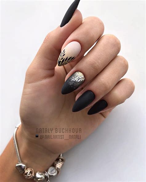 Осенние контрасты🍁 ️ Материалы: #Diva002 База Diva rubber base Матовый ...