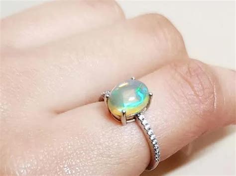 gemstone jewellery buying guide tips  choosing  perfect piece