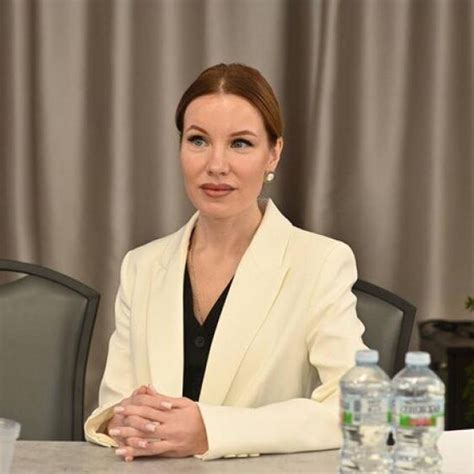 Свиридова подала документы в ЦИК для участия в выборах президента - РИА ...