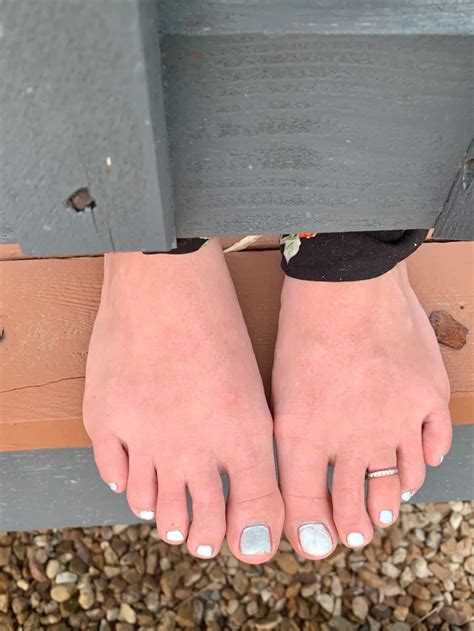 Pretty Tipsy Toes 🍷👣 — For all my lovely followers, have a great night! 😘