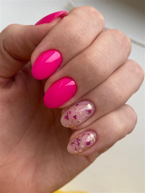 Яркий маникюр Маникюр с сухоцветами | Floral nails, Funky nails, Spring ...