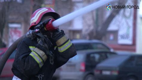 В Нижнем Тагиле сгорел торговый павильон на привокзальной площади - YouTube