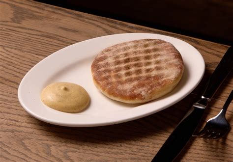 Molli, an Abbotsford Bistro With Fresh Pasta and Shareable Cocktails