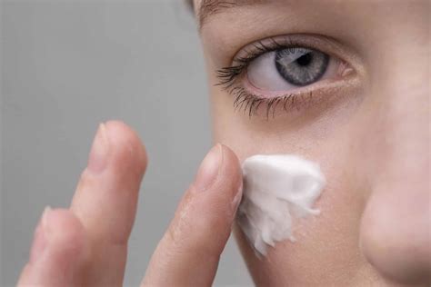 Skinceuticals Eye Cream for Dark Circles Review & Ingredients
