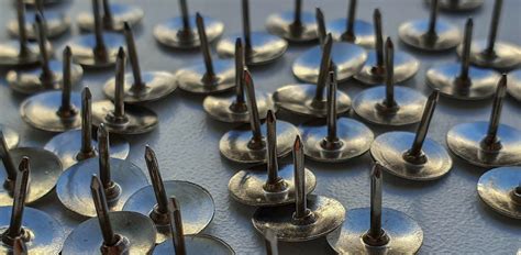 Best Thumbtacks for Artists and Educators