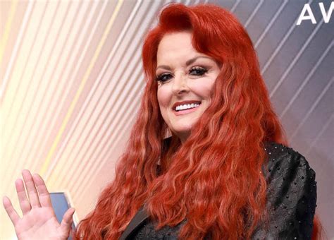 wynonna judd responds  fan concern  bizarre cma performance