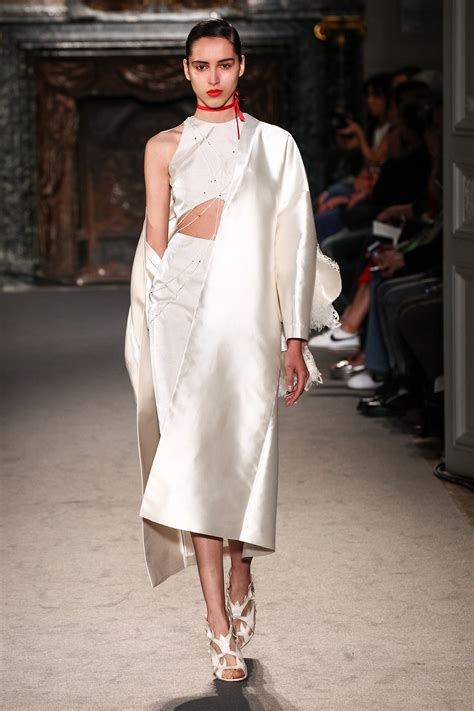 Lan Yu Fall-winter 2016-2017 - Couture