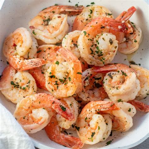 Garlic Butter Shrimp (빠르고 간편한 새우볶음!) - Bake It With Love
