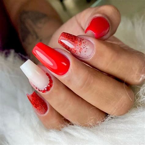 Unha Vermelha Com Branco E Glitter