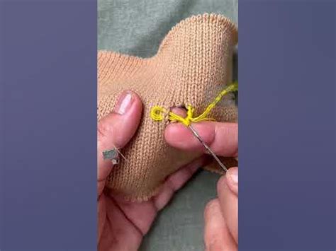 Еще способ ремонта дырки в свитере #shorts #needling #stitching # ...
