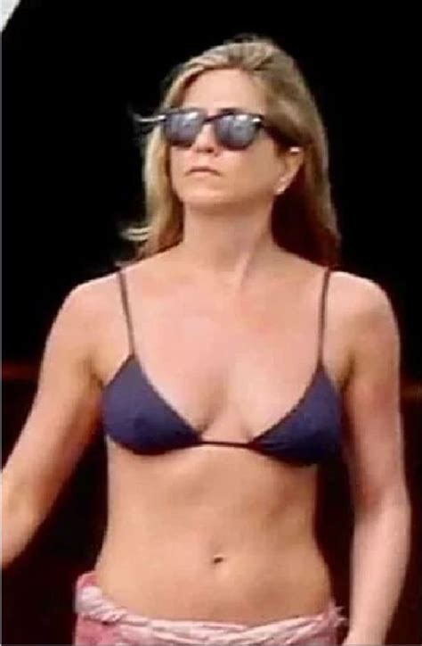 Jennifer Aniston 10/22/2023 • CelebMafia