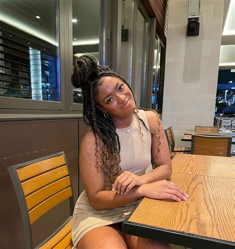 Kayla Davis (@kayla_davis._) • Instagram photos and videos