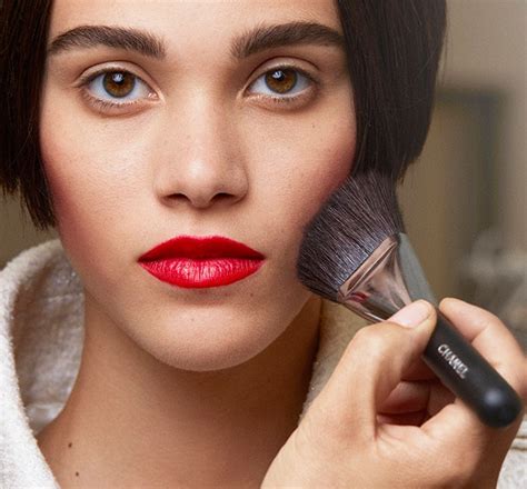 Макияж Chanel на кутюрном показе осень-зима 2015: фото, техника | Vogue ...