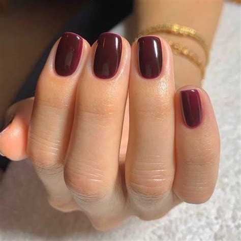 The 7 Best Nail Colors to Wear on Short Nails | Who What Wear