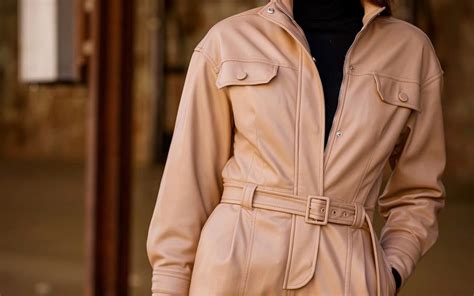 ways  creatively style  turtle neck top  dress  sassy bug