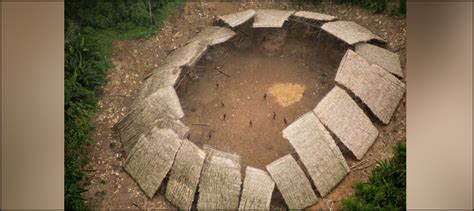 Incredible new pictures reveal rare glimpse of uncontacted Amazon tribe ...