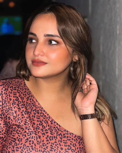 Aliya Naaz - Thick ULLU actress : r/BeautifulIndianWomen2