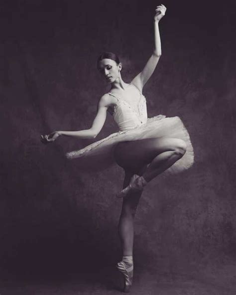 Olga Astreika Ольга Астрейкo | Ballet, Photographer, Vintage bombshell