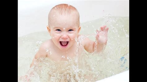 Eltern.de: Babys erstes Bad - YouTube