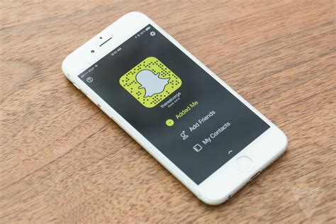 Snapchat Adds Group Chat Functionality And Allows Users To Convert ...