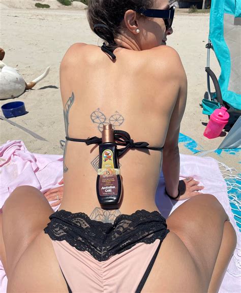Jennifer Harrison - “Will you put sunscreen on my back?” 🙄🙄🙄 | Facebook
