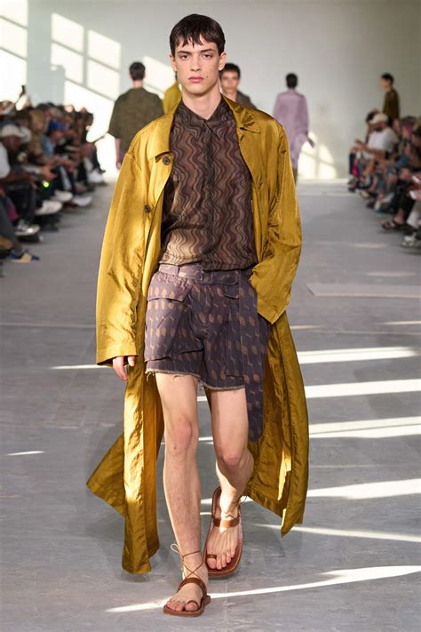 Relaxed Earth Tones Spring 2024 Fashion Trend | The Impression