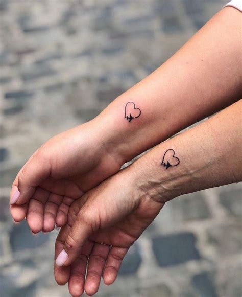 Тату сердце в стиле минималізм. Minimalism tattoos | Tattoo studio ...
